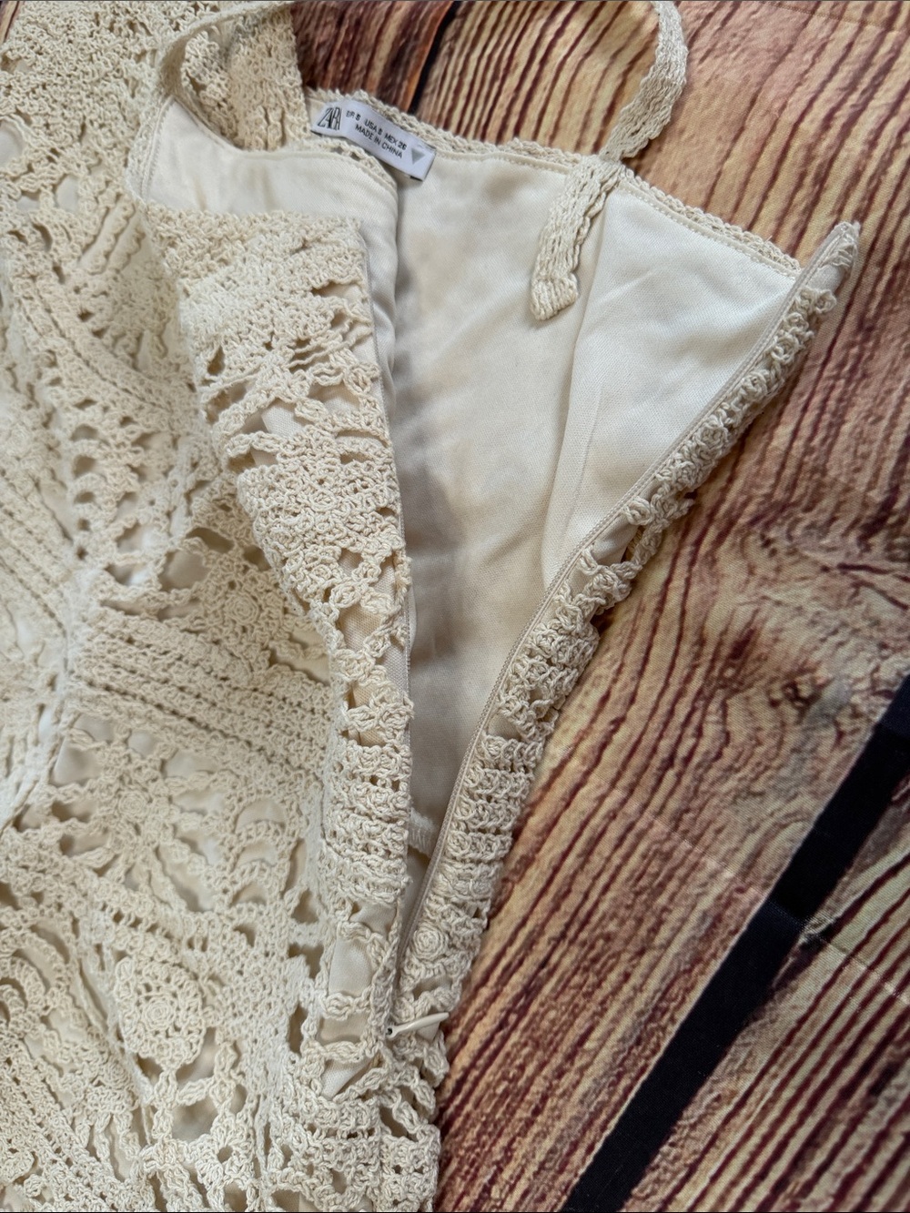 Zara Cream Crochet Lace Romper with V-Neck - Picture 4 of 9